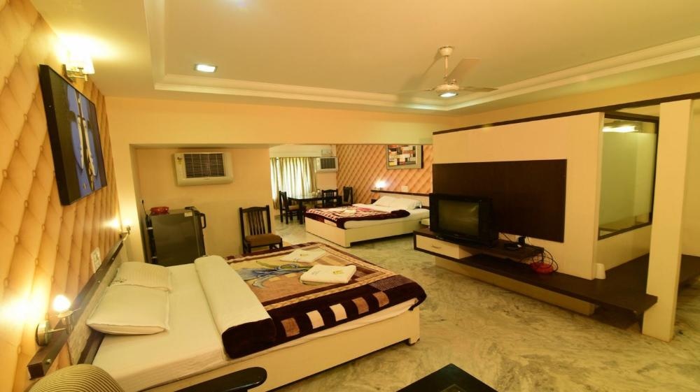 Room image 4