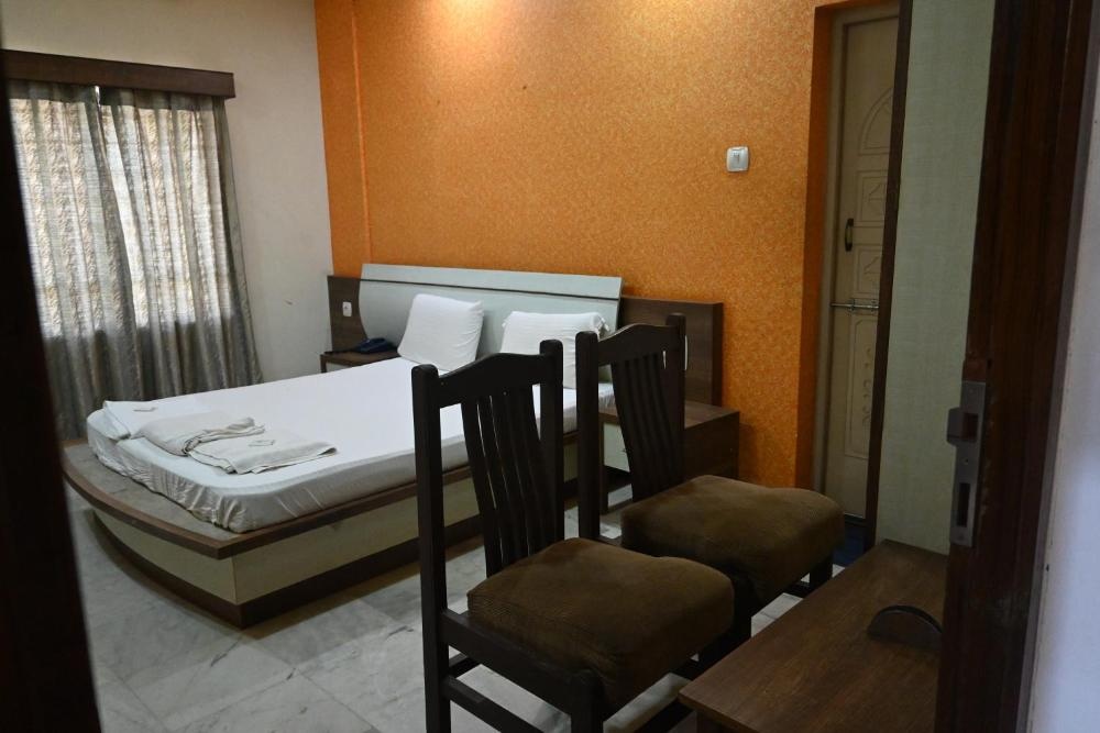 Room image 4