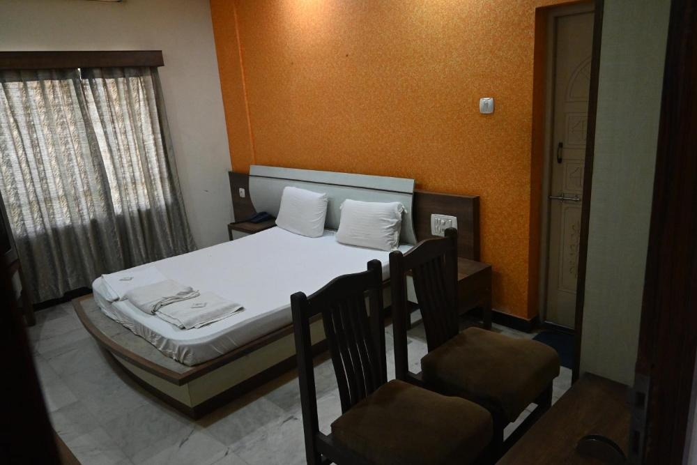 Room image 3