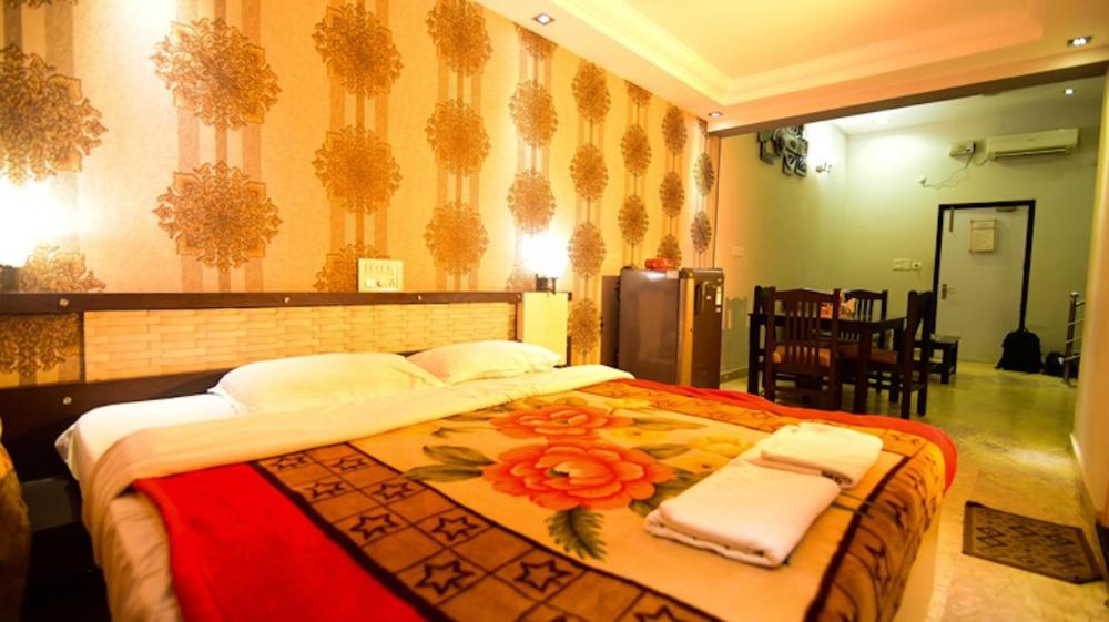 Room image 4