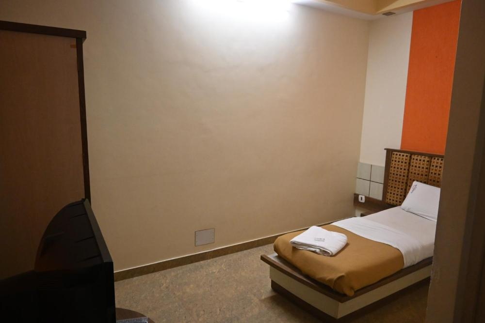 Room image 3