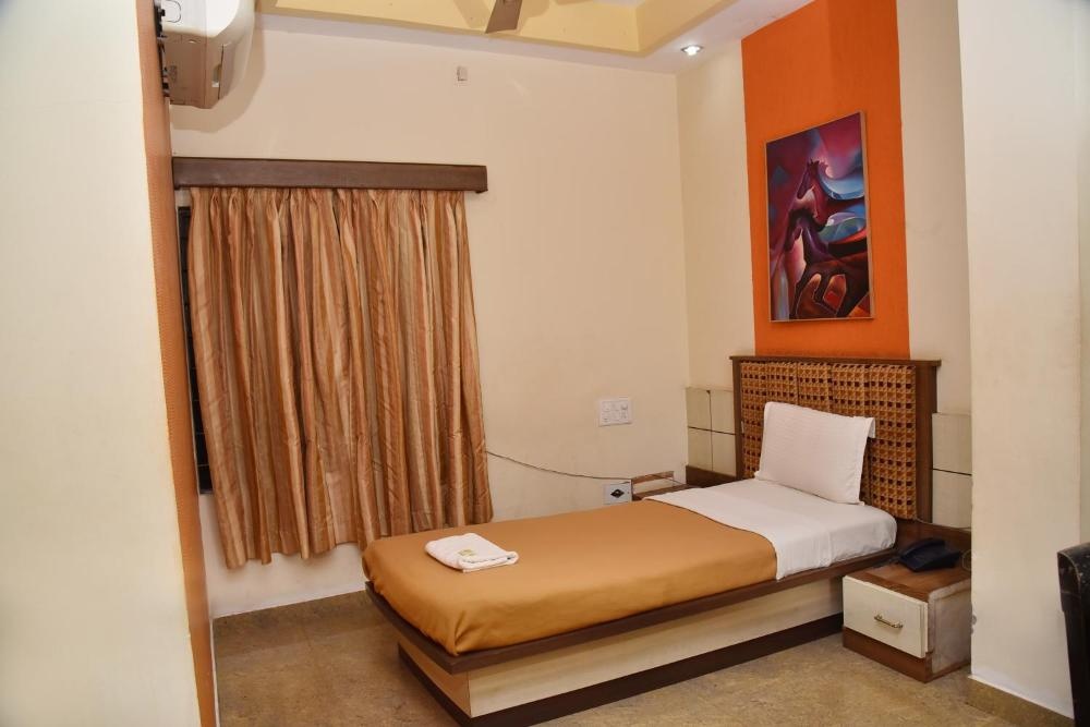 Room image 2